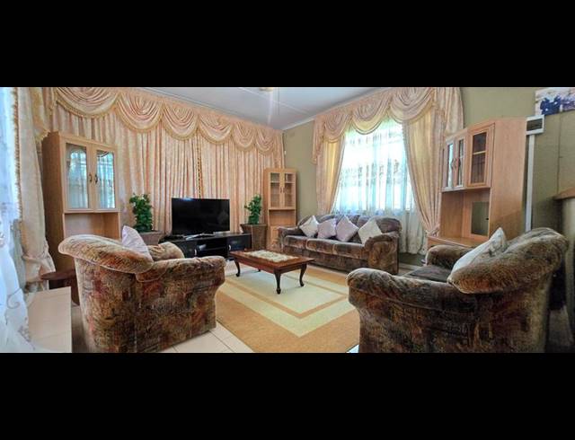 4 BEDROOM HOUSE FOR SALE IN LINCOLN MEADE